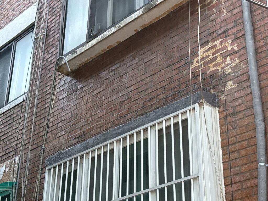 외벽 균열 보수 시공 후 사진